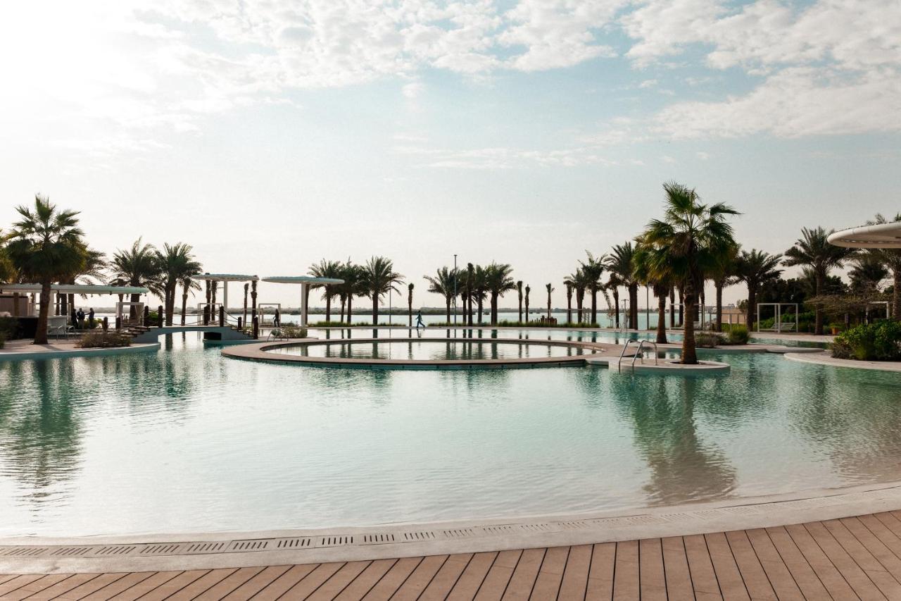 Erth Abu Dhabi Hotel Экстерьер фото