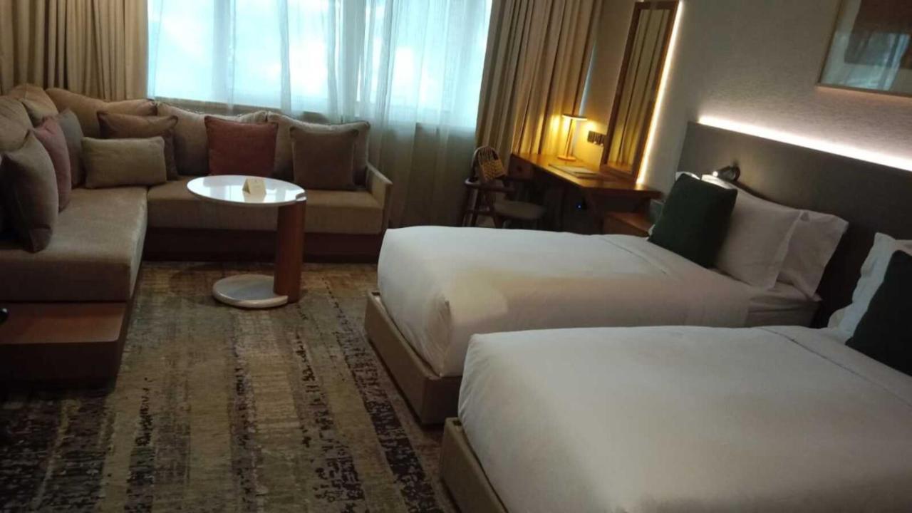 Erth Abu Dhabi Hotel Экстерьер фото