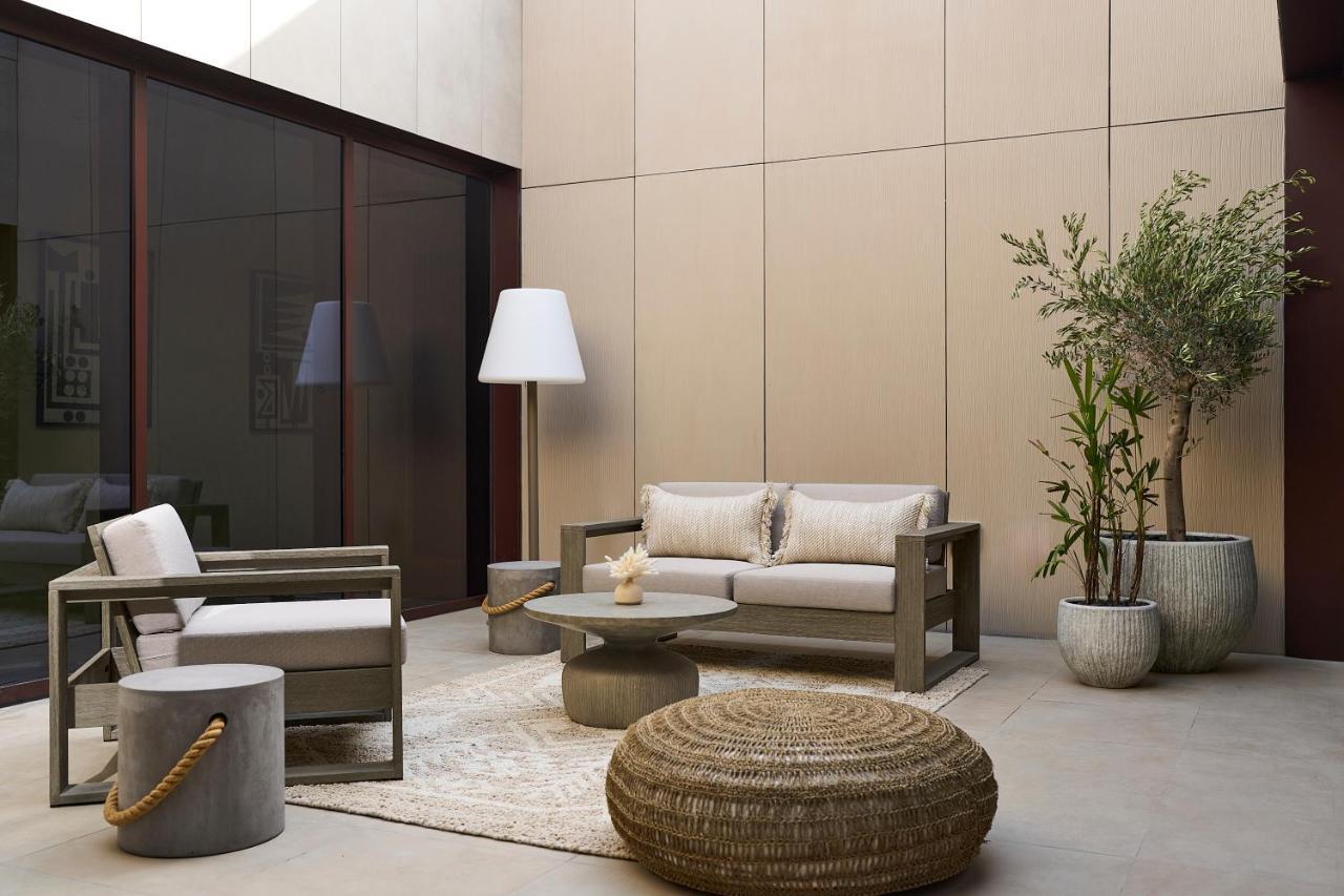 Erth Abu Dhabi Hotel Экстерьер фото