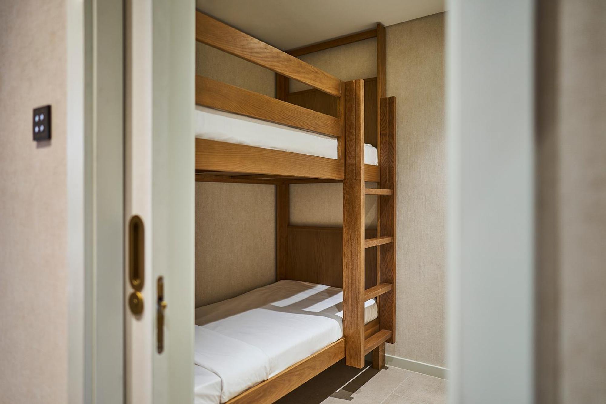 Erth Abu Dhabi Hotel Экстерьер фото